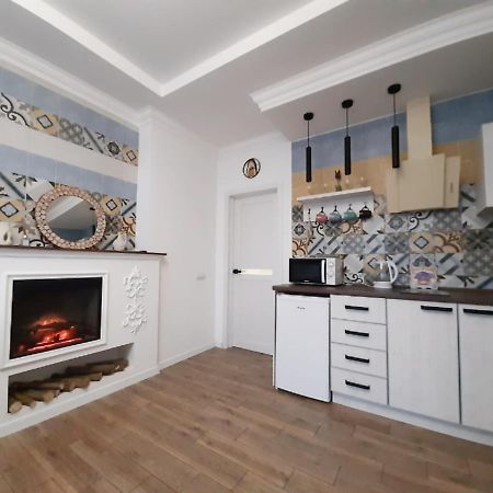 2 Bdr Apartment Near Gorky Park, Center Харков Екстериор снимка