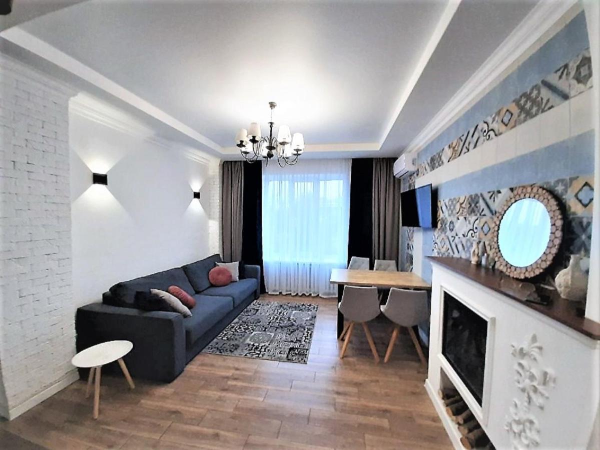 2 Bdr Apartment Near Gorky Park, Center Харков Екстериор снимка
