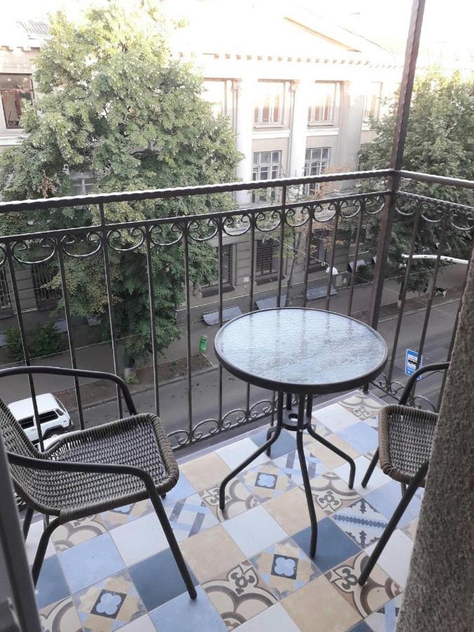 2 Bdr Apartment Near Gorky Park, Center Харков Екстериор снимка