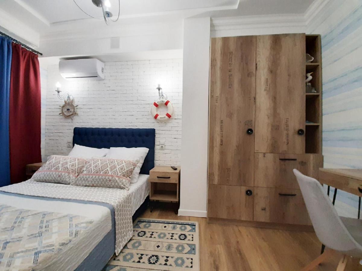 2 Bdr Apartment Near Gorky Park, Center Харков Екстериор снимка