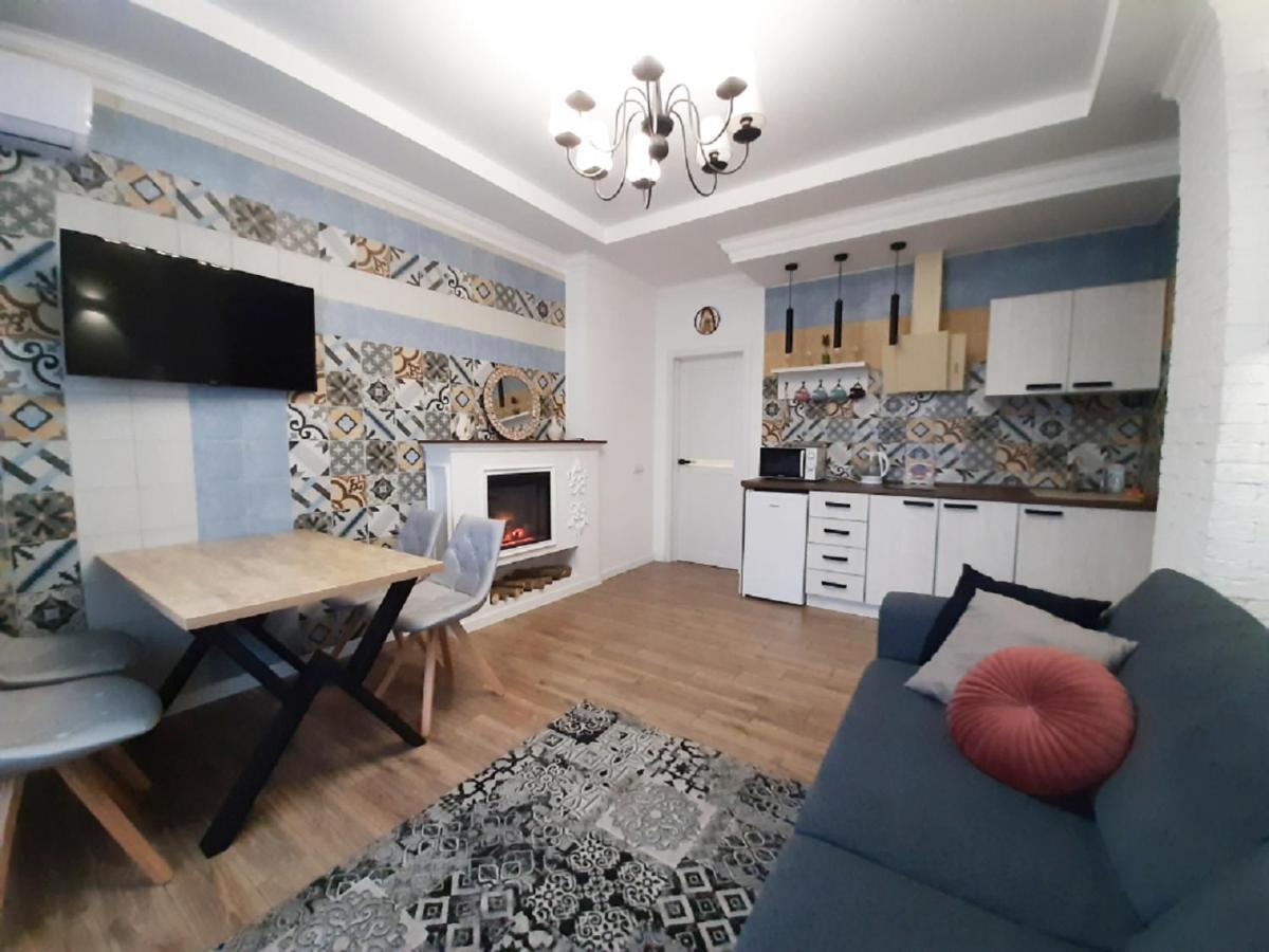 2 Bdr Apartment Near Gorky Park, Center Харков Екстериор снимка