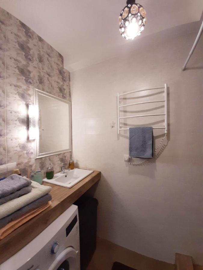2 Bdr Apartment Near Gorky Park, Center Харков Екстериор снимка