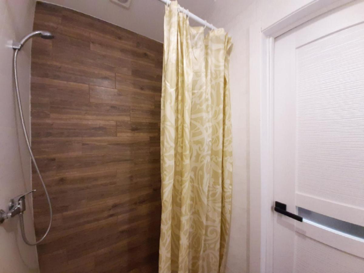 2 Bdr Apartment Near Gorky Park, Center Харков Екстериор снимка