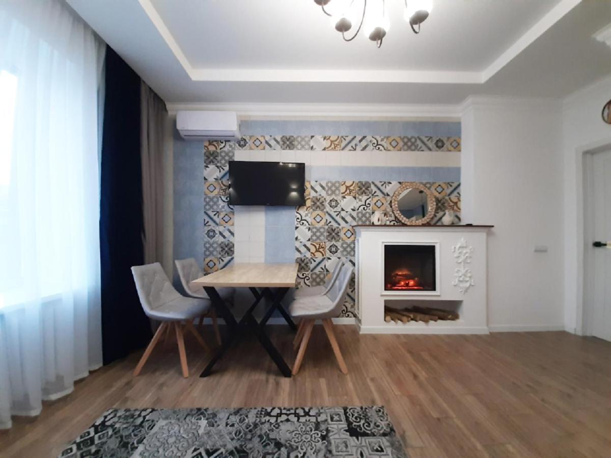 2 Bdr Apartment Near Gorky Park, Center Харков Екстериор снимка