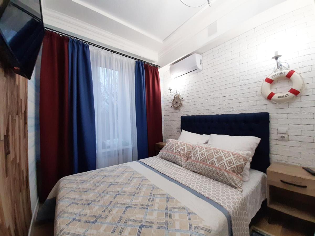 2 Bdr Apartment Near Gorky Park, Center Харков Екстериор снимка